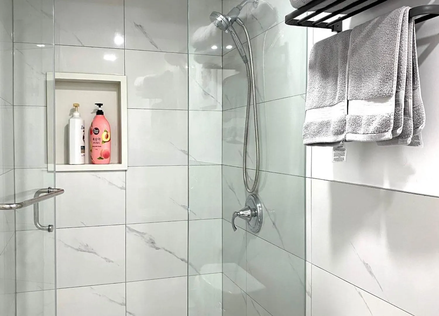 Tononhouse Apartment Toronto Homestay